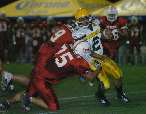 Los Jaguares UR vencieron 35-0 a los Linces de Torreón, en la séptima fecha de la Liga Mayor de la ONEFA, donde los laguneros ya no tienen opciones de calificar. Linces caen y son eliminados