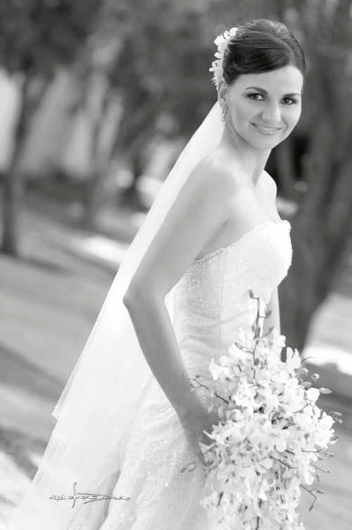 Srita. Carmen Lucía Alvarado Cuevas el día de su boda con el Sr. Rodrigo O. Salazar Martínez.- Maqueda Fotografía