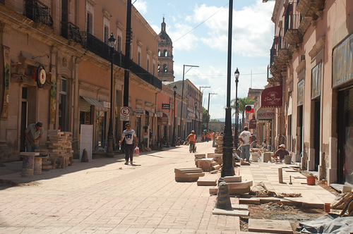 Cantina. De no regularse el Corredor Constitución se tiene el riesgo de fomentar un espacio de pocos valores para los jóvenes.  GABRIELA HERNÁNDEZ / EL SIGLO DE DURANGO