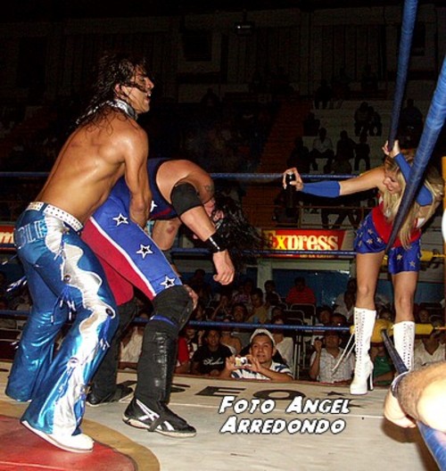 Intocable encabezará hoy un atractivo cartel de lucha libre en el Auditorio Municipal de Ciudad Lerdo, Dgo. Intocable estará al frente de cartel en Ciudad Lerdo