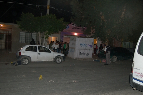 Muertos. La balacera registrada ayer en el sector conocido como El Parralito en Gómez Palacio, dejó como resulatdo 4 muertos y 1 herido.  EL SIGLO DE TORREÓN