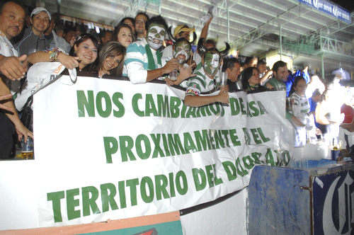 La afición celebró la mudanza al Territorio Santos Modelo, que se realizará el próximo 11 de noviembre con la inauguración del Nuevo Estadio Corona.
