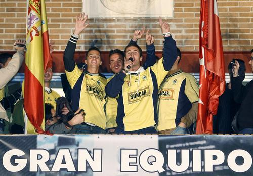 El Alcorcón celebró en el Ayuntamiento el pase a octavos de la Copa del Rey. (EFE)