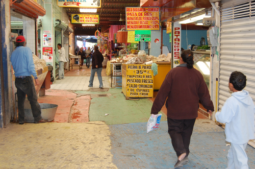 Sugerencia. Comerciantes del mercado Manuel Acuña, de Madero, piden no rentar exclusivos en diciembre en el Centro de la ciudad.  EL SIGLO DE TORREÓN / PRIMITIVO GONZÁLEZ