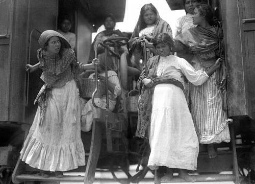 Las protagonistas. Las mujeres jugaron un papel importante dentro de la Revolución, Adelitas, Soldaderas y Vivanderas fueron parte del movimiento.