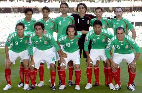 Luego que la Federación Internacional de Futbol Asociación (FIFA) aprobó el procedimiento conforme a la clasificación mundial del pasado mes de octubre donde México fue el lugar 18, el Tricolor conocerá su futuro.