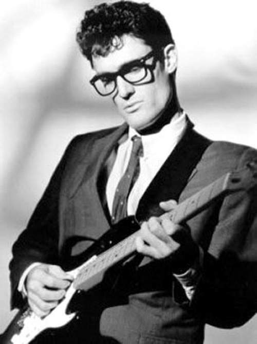 La pieza destacada de la puja, será una guitarra de la firma Gibson que el cantante estadounidense Buddy Holly (1936-1959) utilizó durante su carrera y que la casa de subasta valora entre 450 mil y 550 mil dólares.