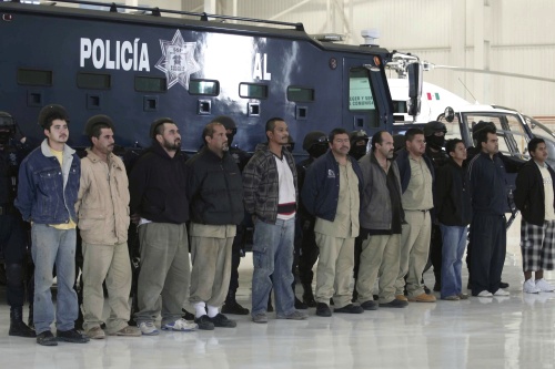 La Policía Federal dio a conocer la detención de 13 personas que participaron en la construcción de un túnel que pretendía ser usado para el trasiego de drogas e indocumentados en Tijuana, Baja California, y presuntamente vinculado con el cártel de los Arellano Félix. (Notimex)
