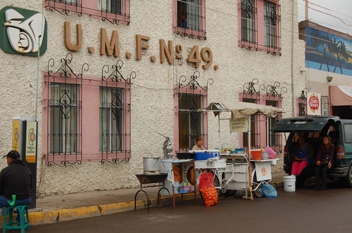 Infraestructura. La actual UMF 49 del IMSS está en el barrio de Tierra Blanca, tiene una extensión de 650 metros cuadrados y resulta insuficiente.