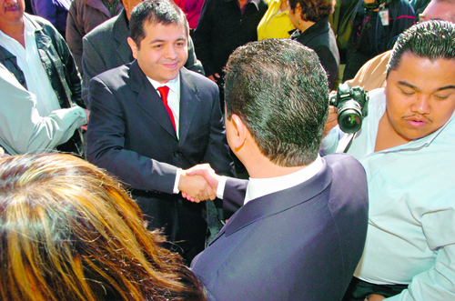 Los primeros. Eduardo Olmos dio a conocer la primera parte de sus colaboradores.