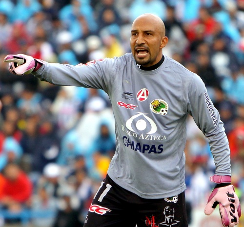 Dos copas del mundo no son suficientes para Óscar Pérez, quien aseguró que su objetivo es estar en la lista para Sudáfrica 2010 sin importar si es como primero, segundo o tercer portero.
