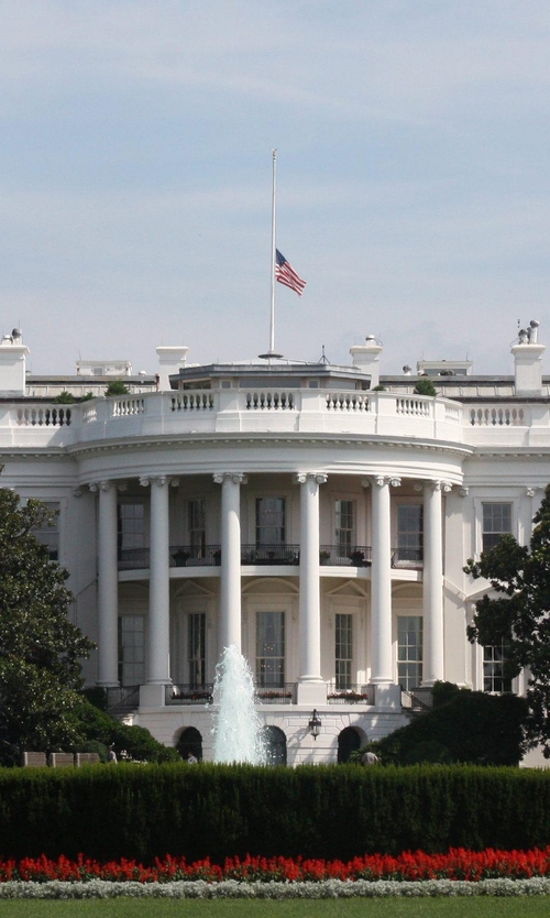 Caída. La Casa Blanca, sede de la Presidencia de Estados Unidos. 