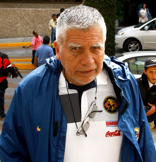 Mientras el nivel de inflamación cerebral sea alto, las probabilidades que el futbolista paraguayo Salvador Cabañas salve la vida son menores, señaló Alfonso Díaz, jefe de los servicios médicos del América. (jammedia)