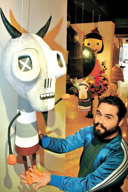 EL UNIVERSAL   EL UNIVERSAL  Exposición. David Gámez, ilustrador, participa en la muestra The Piñatarama, con su obra expuesta en Vértigo Galerías del D.F.