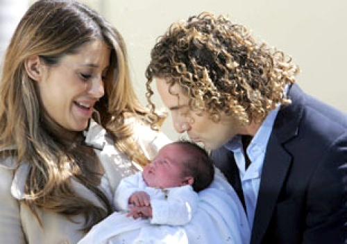 El cantautor español David Bisbal y su novia Elena Tablada presentaron a su hija, quien llevará el nombre de Ella Bisbal Tablada. (Foto tomada de Internet)