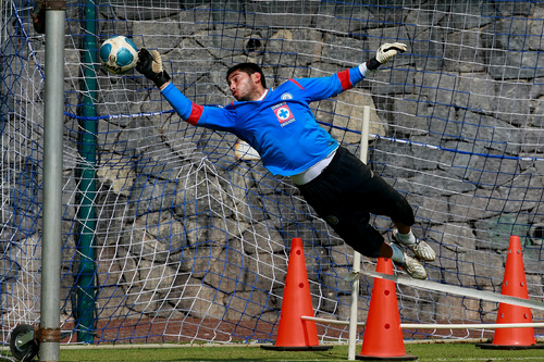 Jesús Corona, portero de Cruz Azul, es asaltado en Ciudad de México