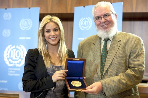 Shakira recibe de OIT una medalla por su trabajo en pos de la justicia social'