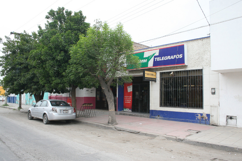 En minutos. Un grupo de hombres bien vestidos ya armados, asaltó las oficinas de Telecomm-Telégrafos de Gómez Palacio.