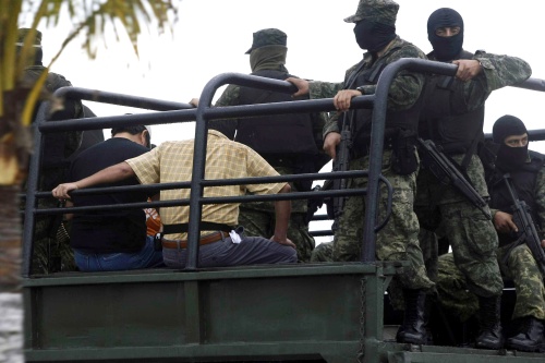 HRW señaló que en la llamada lucha contra el narcotráfico 'se ha registrado un drástico incremento de las denuncias de abusos militares'. (Archivo)
