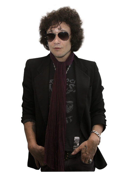 Trovador. El ex vocalista de Héroes del Silencio dijo que componer canciones no lo hace pensar como un poeta.  ARCHIVO