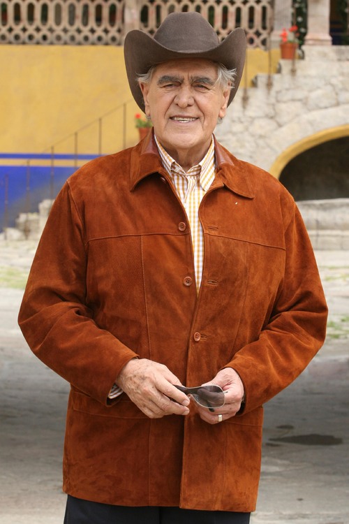 Julio Alemán tomará parte en la telenovela. 