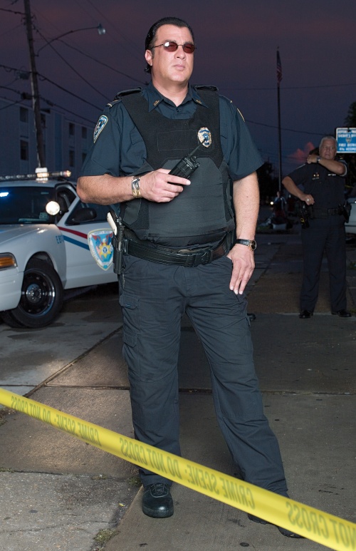 Reality. Las aventuras del actor como policía son registradas para el programa Steven Seagal, Lawman. 