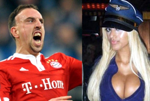 Zahia, la joven con la que el futbolista francés Franck Ribéry supuestamente mantuvo relaciones sexuales cuando ella era menor, asegura en una entrevista en Paris Match que sus 'servicios' fueron contratados para el 26 cumpleaños del jugador.