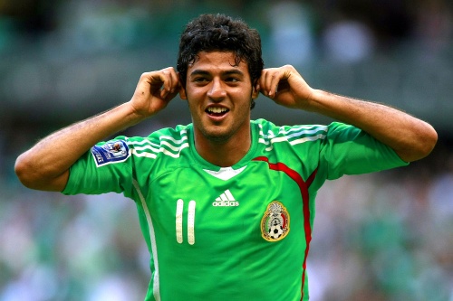 El atacante llegará a Sudáfrica con 21 años recién cumplidos y aunque le queda una larga carrera por delante, la selección mexicana confía en que su velocidad y capacidad de definición marquen la diferencia en el complicado Grupo A, que incluye al anfitrión Sudáfrica, a Uruguay y a la siempre poderosa Francia.