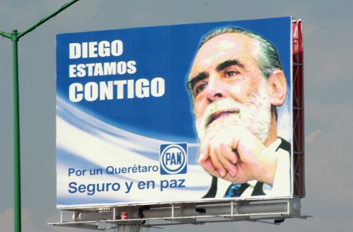 Aspecto de los anuncios espectaculares colocados por el Partido Acción Nacional (PAN) en esta ciudad, tras la desaparición del ex candidato presidencial panista Diego Fernández de Cevallos. (El Universal)