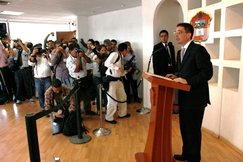 Motivos. El procurador Alberto Bazbaz presentó su renuncia al cargo debido a que la polémica del caso Paulette.