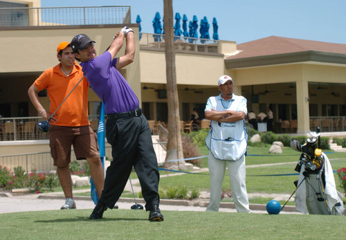 Con jugadores profesionales y amateurs, se jugó ayer en el Campestre Torreón el torneo de golf Pro-Am Telcel Black Berry. (Fotografía de Jesús Galindo)