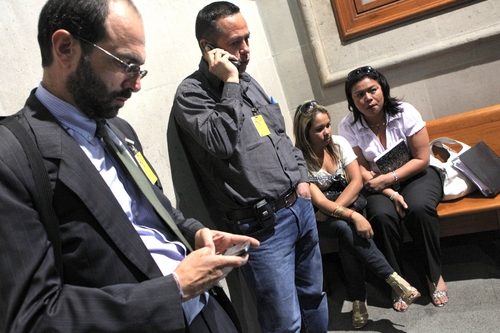 Esperan justicia. Los padres de los niños que perdieron la vida en la Guardería ABC de Sonora, estuvieron presentes en la sesión de la Suprema Corte de Justicia de la Nación, donde los ministros revisaron el dictamen del caso.