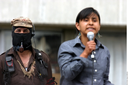 Cargos. La hija del líder de Atenco, Ignacio del Valle, enfrentaba una orden de aprehensión por secuestro.  AGENCIA REFORMA