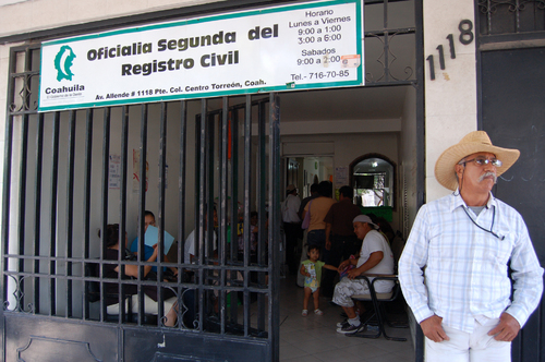 Reanudan trámites en el Registro Civil