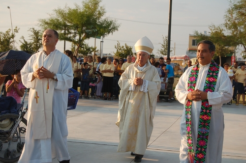 Celebración. Al evento asistieron cientos de fieles católicos del oriente de la ciudad de Torreón.