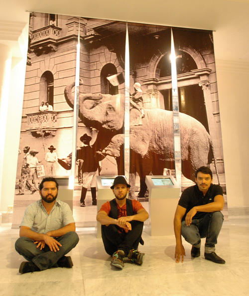 Los creadores. El Colectivo de artistas tapatíos Sector Reforma, fueron los encargados de intervenir el Arocena.