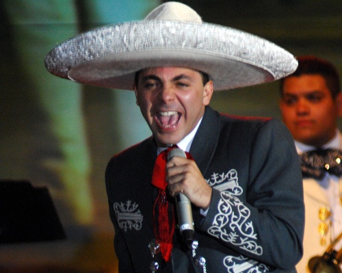 El cantante mexicano Cristian Castro prepara el lanzamiento de 'La nave del olvido', primer sencillo que se desprende de 'Viva El Príncipe', disco con el que rinde tributo a José José.
