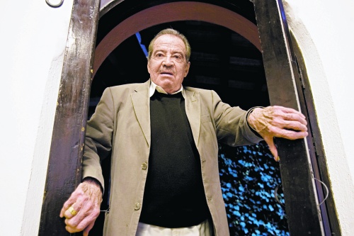 Lamentable deceso. Claudio Obregón fue uno de los actores más importantes de México no sólo por su talento, sino por todo lo que aportó a las nuevas generaciones tanto en el cine, teatro y televisión.