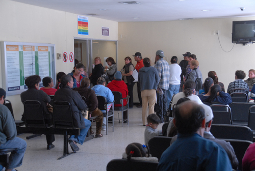 IMSS. Sólo casos graves deben ser atendidos en las áreas de Urgencias de los hospitales del IMSS.  EL SIGLO DE TORREÓN / FERNANDO COMPEÁN