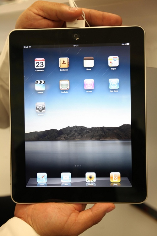 Avances. En 2010 todos vemos en tercera dimensión, en Facebook, queremos un Ipad y nos movemos cuando jugamo0s.