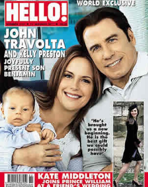 El actor posó junto a su esposa y al pequeño Benjamin en la portada de una revista. (Foto tomade de X17online.com)