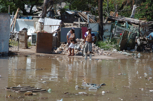 Programa. Una de las prioridades para Conagua es liberar de asentamientos humanos las zonas en riesgo de inundación.  EL SIGLO DE TORREÓN / ARCHIVO