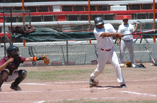 La Escuela Normal de Torreón perdió ante la D-I-32 de Primarias por pizarra de 6-5 en la Liga Magisterial de Softbol de la Sección 38.