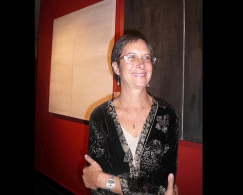 Perla Krauze, ha obtenido varias distinciones y apoyos, entre las que se encuentran la Beca del Consejo Británico para un postgrado en el Chelsea College of Art.