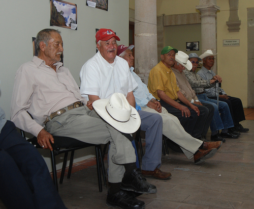 En las familias. Los adultos mayores también tienen derechos y deben ser respetados, señala el Inapam.