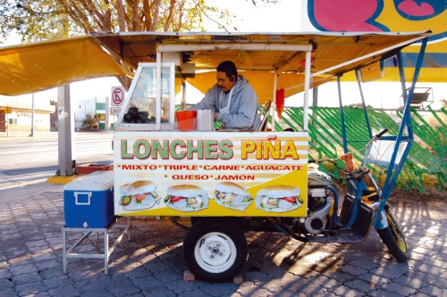 Tortas en moto.