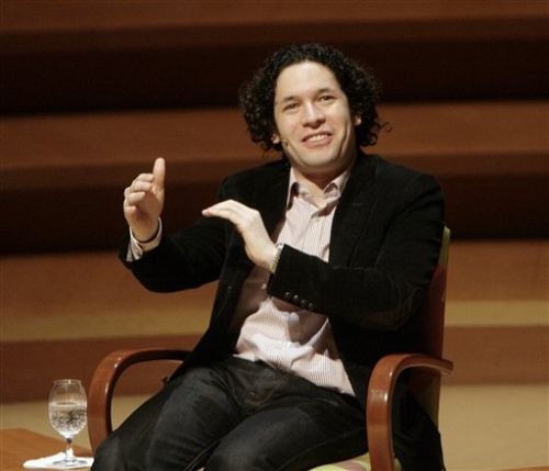 Dudamel inició como director de la Filarmónica de Los Angeles en la temporada 2009-2010. También se mantiene al frente de la Sinfónica Simón Bolívar, de Venezuela. AP

