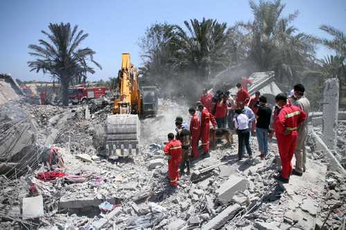 Nuevo ataque. Ataques de la OTAN en las primeras horas de ayer destruyeron la casa de El-Khweldi el-Hamedi, funcionario libio.