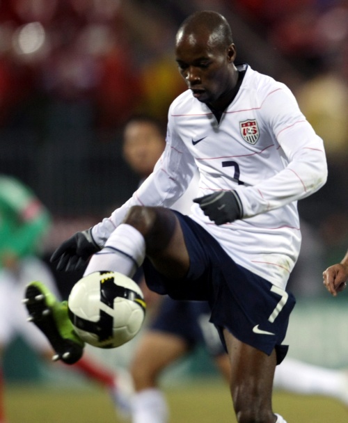 El delantero mundialista con Estados Unidos en las Copas del Mundo de 2002 y 2006, Damarcus Beasley vestirá la playera del Puebla, así lo informó el hijo del dueño de La Franja, Roberto Henaine. (Archivo)