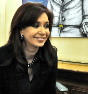 Caída de Cristina Kirchner causa revuelo en medios